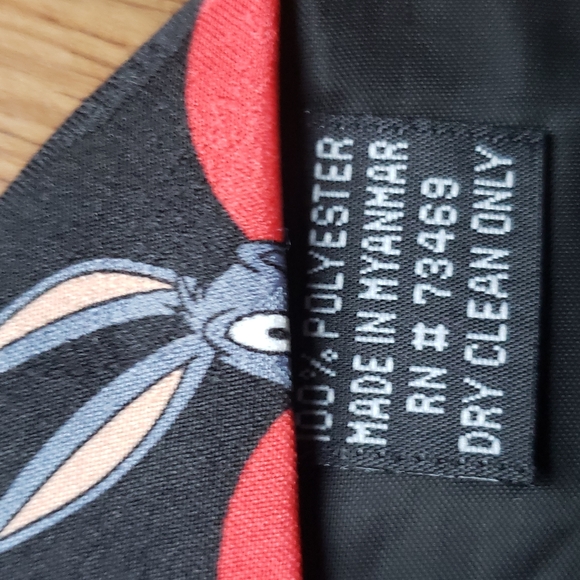 Warner Brothers Looney Tunes Mania 1996 Heart Love Neck Tie - Picture 4 of 4